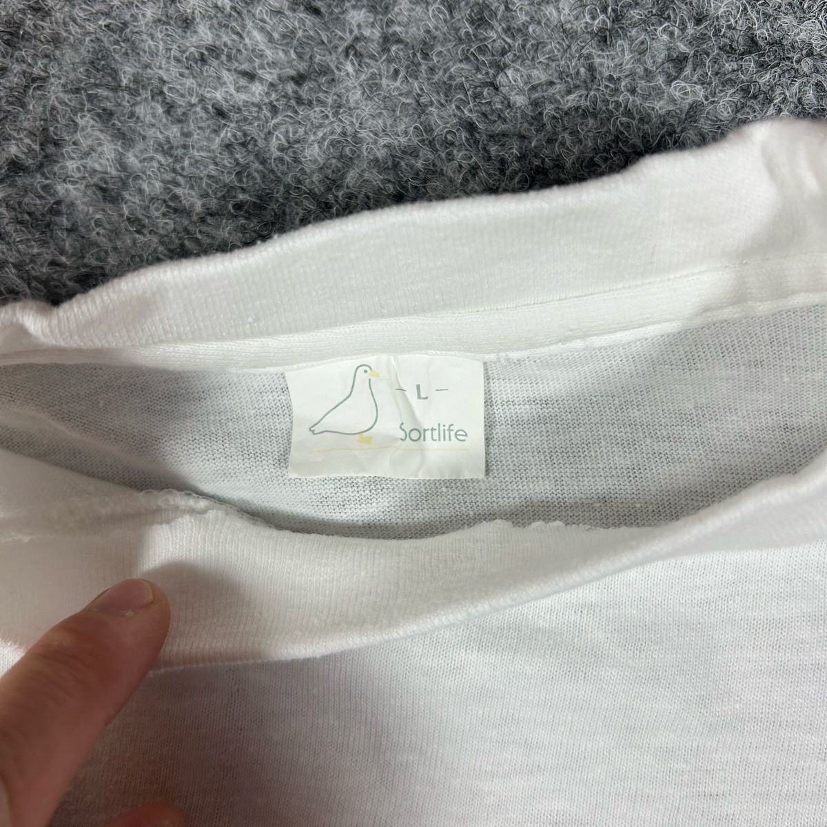T-shirt: 1980s white shirt  – Usato da La Sagne NE venduto da Matlasape 2