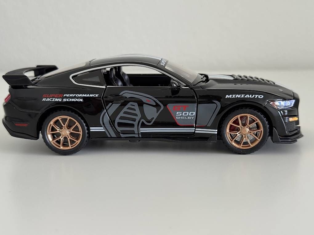 Modellini d'auto: Modellauto Ford Mustang Shelby GT500 – Usato da Bäretswil venduto da Ser_9h6p 4