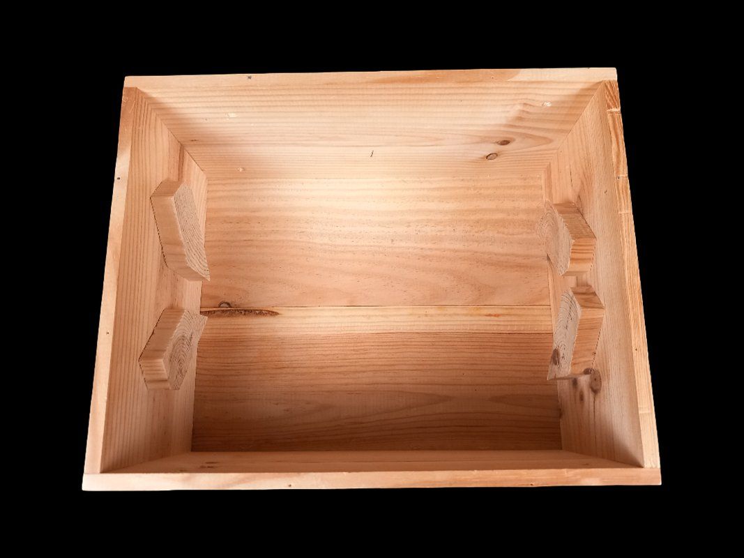 Articoli in legno: Holzweinkiste – Usato da Hünenberg venduto da Restwert_Zug 2