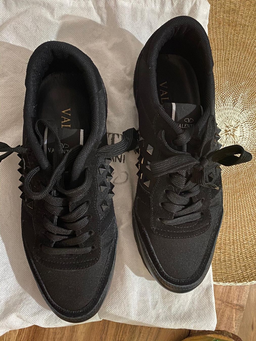 Valentino Scarpe da uomo: Baskets Valentino Rockstud Noires Taille 39 État Impeccab... – Usato da Biel/Bienne venduto da sou_t9dm
