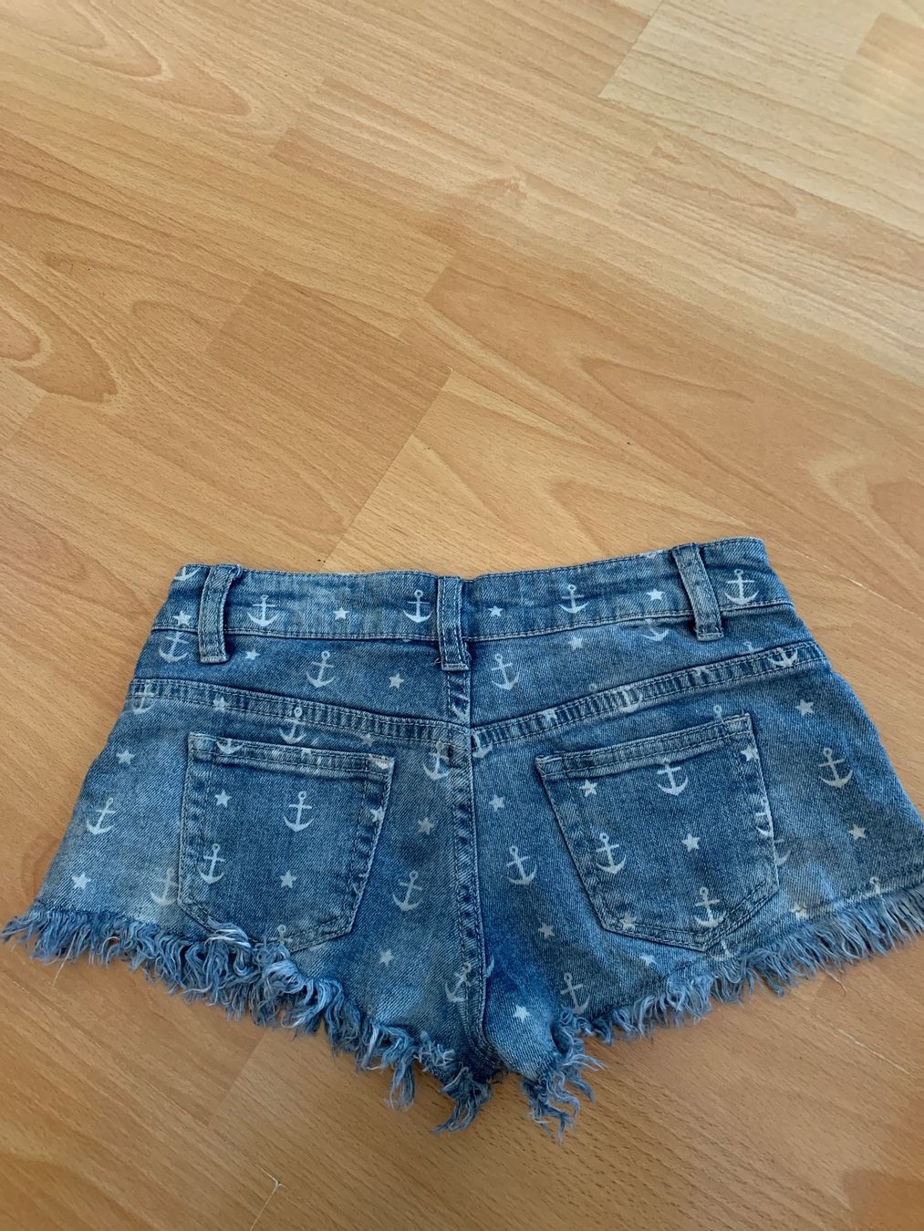 Hosen: Joli short en jeans taille 32-34 – Gebraucht aus MEYRIN von Gwendo10 1