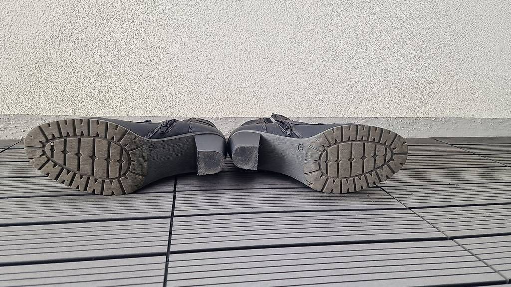 Scarpe da donna: Stiefeletten mit Absatz – Usato da Hochdorf venduto da Klens 2
