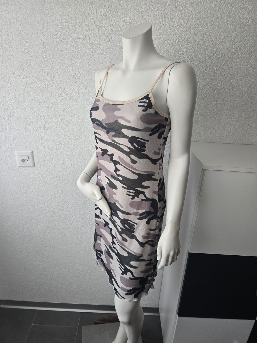 Kleider: Robe "camoufflage"T-M – Gebraucht aus Les Verrières von kitel79 1