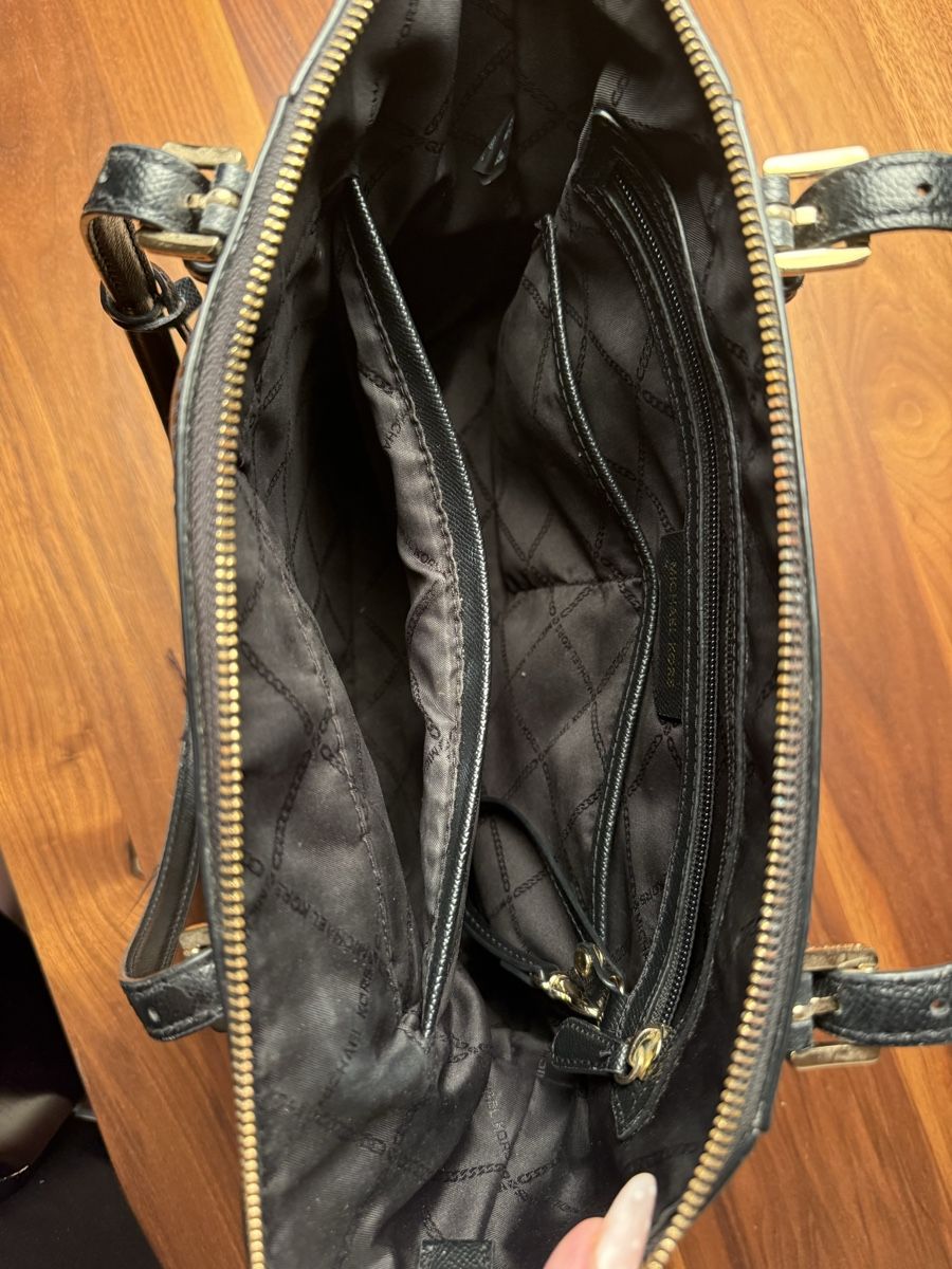 Michael Kors Borse da donna: Michael Kors Tasche Schwarz – Usato da Solothurn venduto da milena_03 2