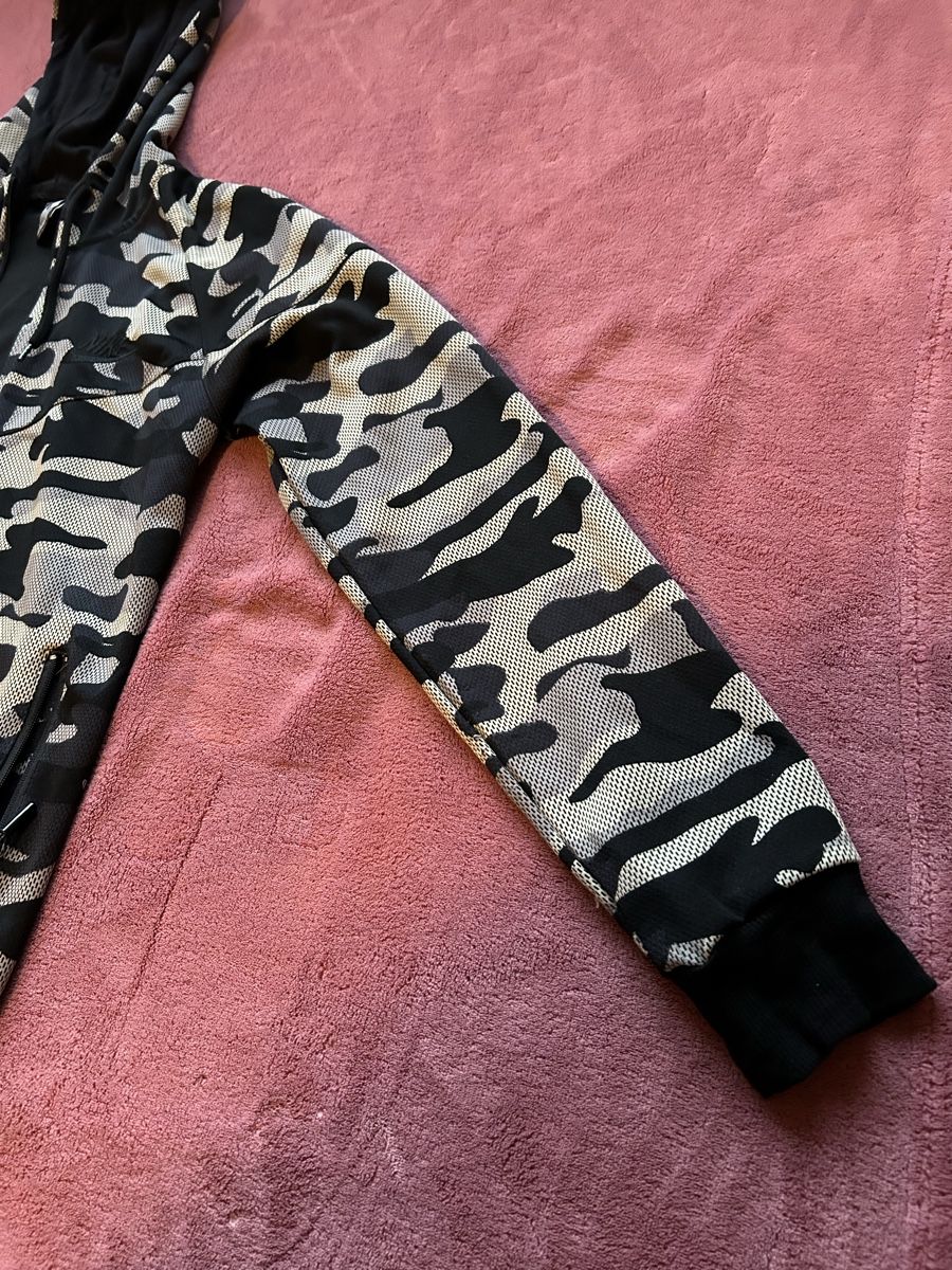 Nike Jacken: Nike Sweatjacke (Camouflage) – Neu (gemäss Beschreibung) aus Basel von Aysan9 1