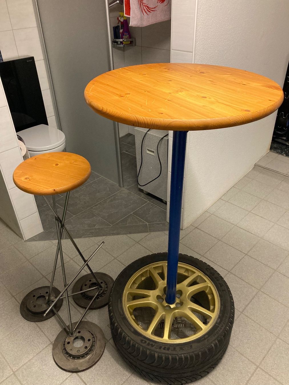 Tische: Bartisch mit Stuhl – Gebraucht aus Thun von Angela_1990 1