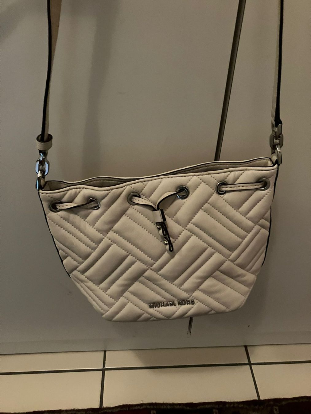 Michael Kors Borse da donna: Borsetta a tracolla bianca Michael Kors – Usato da Melano venduto da H-Sara 1