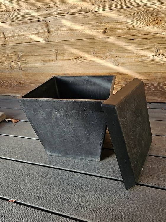 pflanztopf mit gestell holz Übertopf mit Gestell » Blumentopf mit Füßen – DesignWe.Love main image 1
