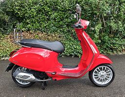 Wunderschöne Vespa Sprint 125 3V i.e. – Fast wie neu!