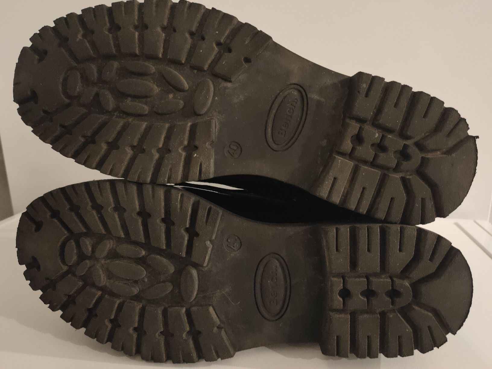 Bench Scarpe da donna: Bench Boots Lack-Optik, Gr.40 schwarz – Usato da Oberwil b. Büren venduto da 3298Oberwil 5