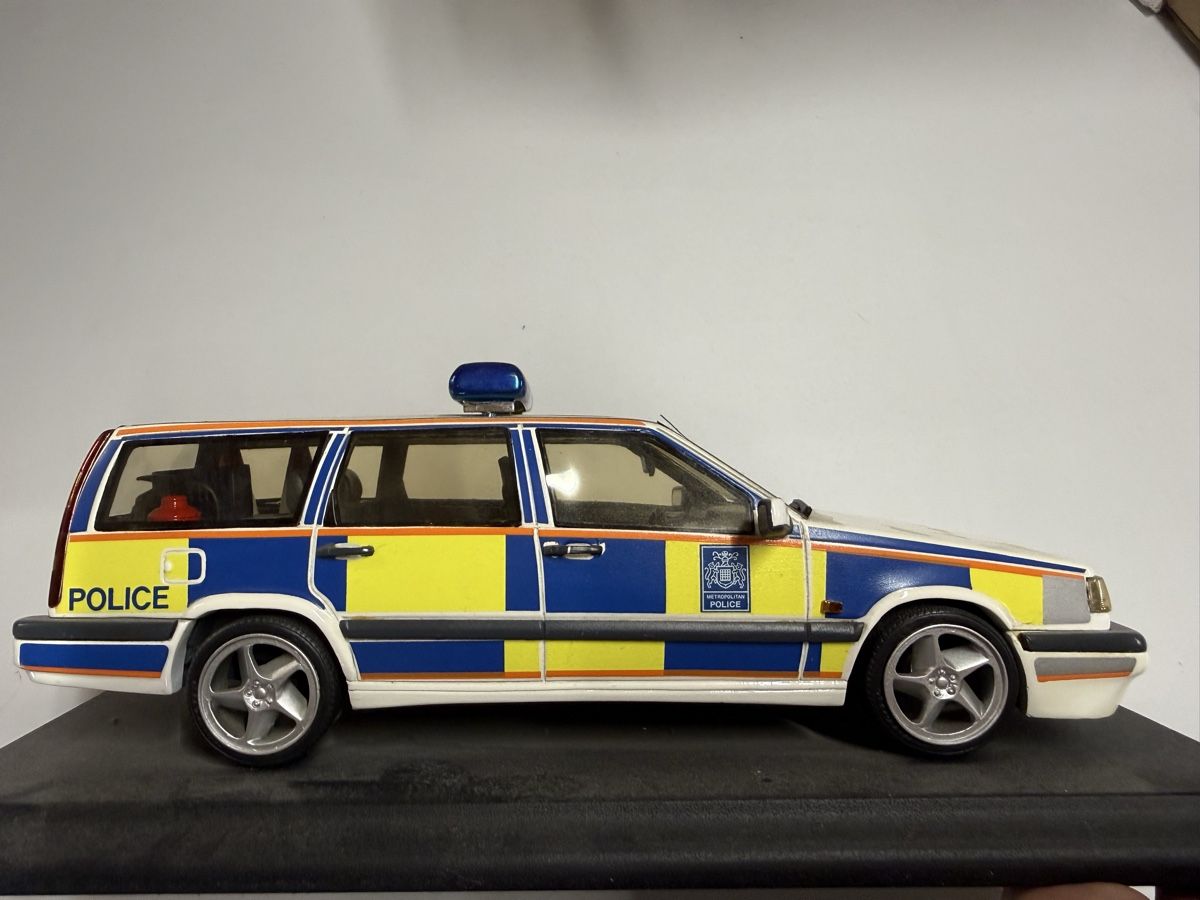 Volvo Modellini d'auto: Polizei Modellauto Volvo 850 Kombi  – Usato da Spiez venduto da RS-inti 1