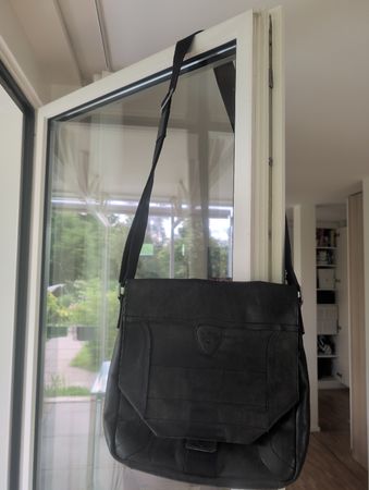 Vintage Ledertasche der Schweizer Marke Strellson 