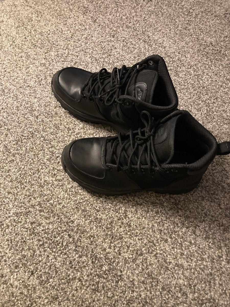 Nike Scarpe da uomo: Nike halbhohe Schuhe – Usato da Arboldswil venduto da Schlou 1
