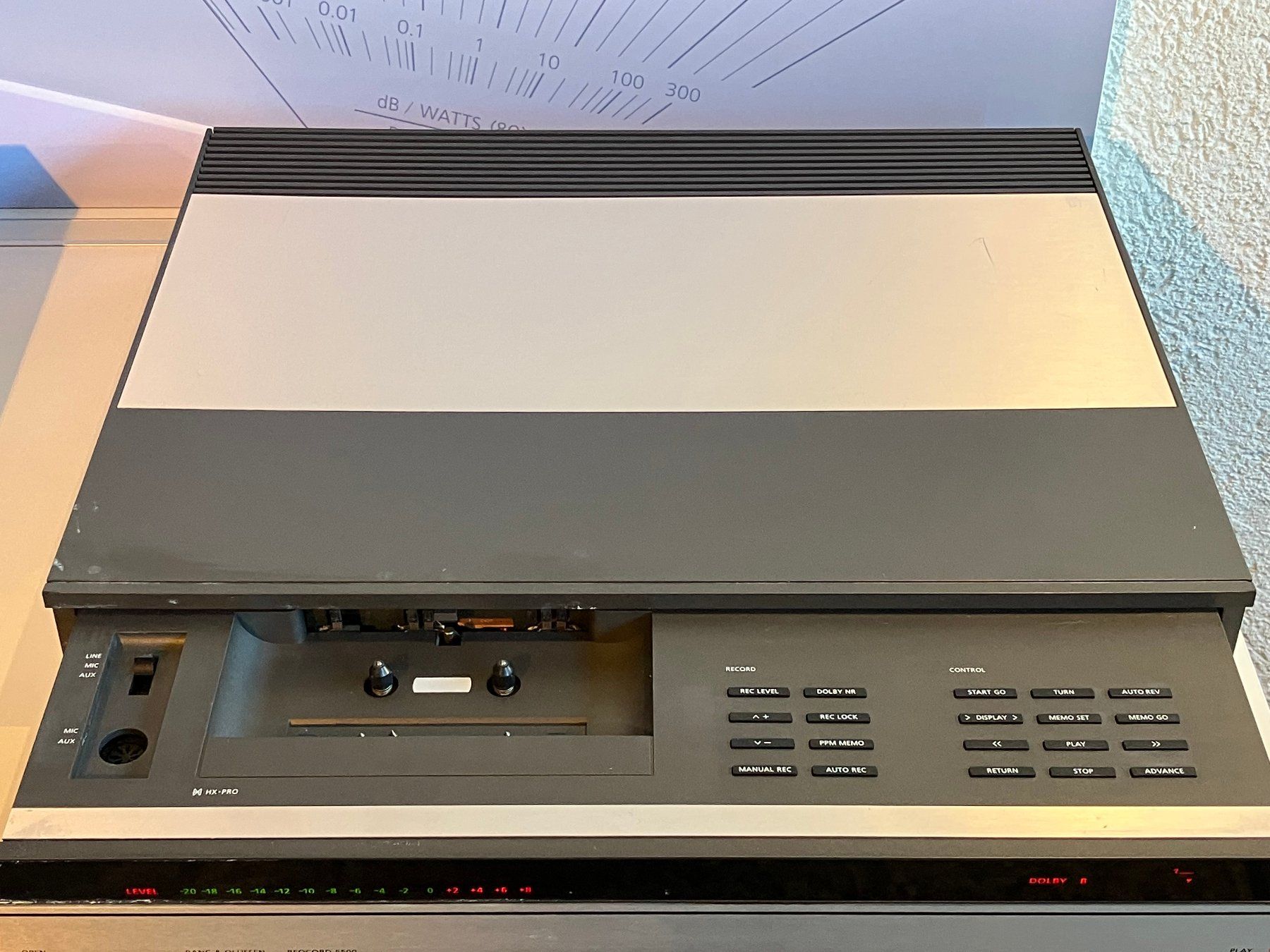 Bang & Olufsen Verstärker: Bang&Olufsen 3 éléments Ampli + Tape + Master Control 5500 – Gebraucht aus Delley von ogringo77 6