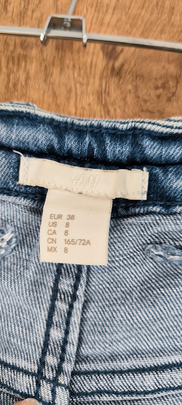 H&M Jeans: Kurze Jeanshose – D'occasion à Bern par mar_xn6k 4
