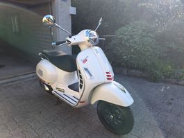 Piaggio Vespa GTS300