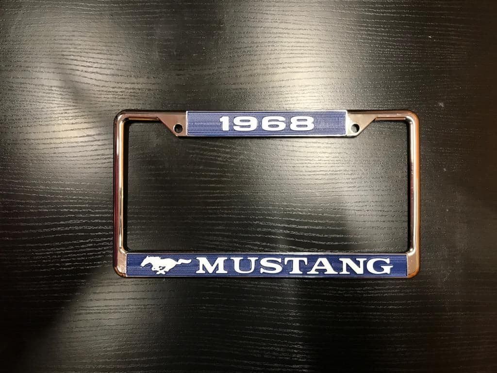 Ford Schilder: Nummerrahmen Ford Mustang 1968 – Neu und originalverpackt aus Niedergösgen von usc_2h5n