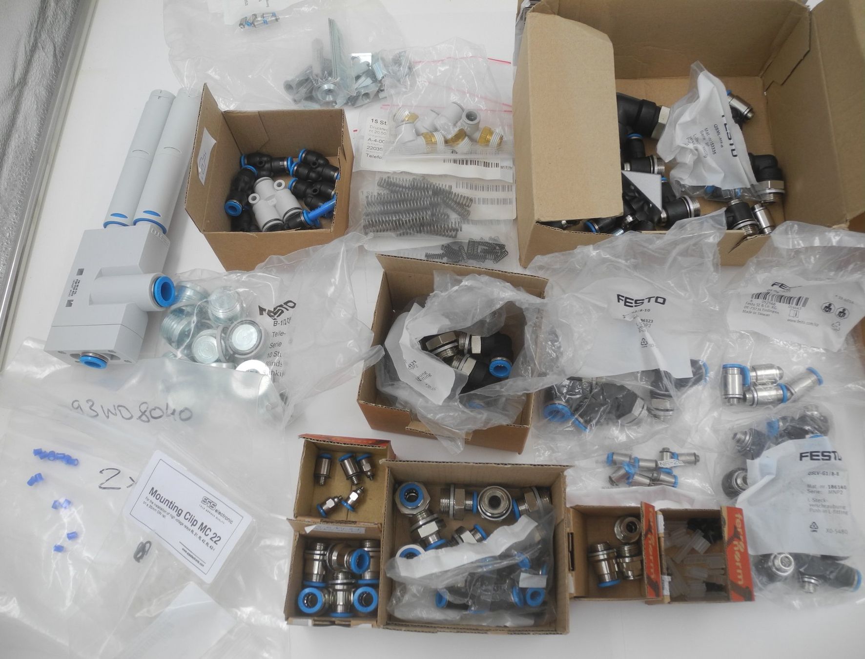 Elektronikbauteile: Festo L-Steck Verschraubenungen, Nr. 46b – Gebraucht aus Kottwil von Crazyrolf 6