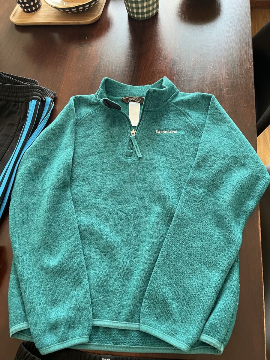 Lotti & Set di vestiti: Sportbekleidung Set 7 Grösse 140 – Usato da Zollikon venduto da Peiler01 1
