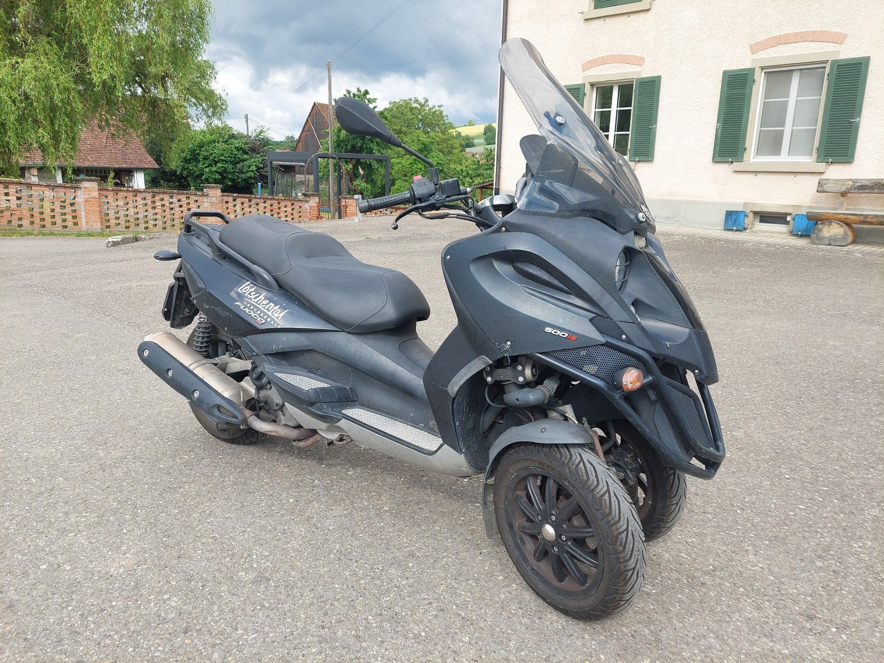 Gilera A tre ruote: Gilera Fuoco 500 3Rad Roller baugleich Piaggio MP3 – Usato da Schleitheim venduto da ZieglerMotoRecycling 2