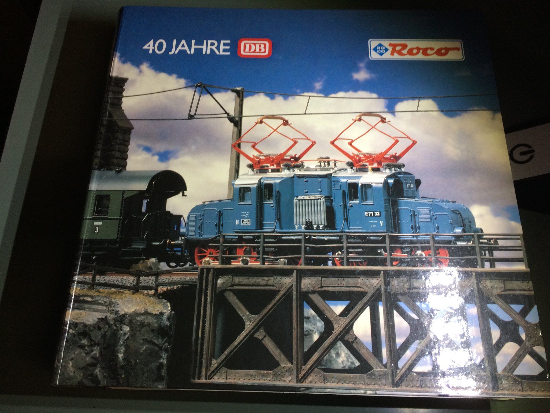 Roco Modellini di ferrovie: ROCO HO Coffret train "40 Jahre DB" - Edition Limitée! – Nuovo (secondo la descrizione) da Vevey venduto da rog_9vvj