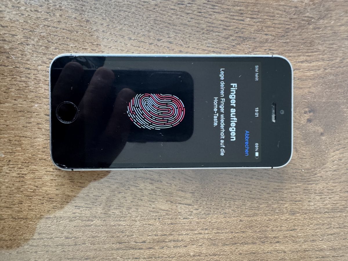 Apple Telefoni cellulari / Smartphones: iPhone SE 128 GB guter Zustand – Usato da Dietikon venduto da Leodnd 4