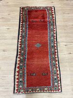Orientteppich Läufer mit Bordüre und Tiermotiven