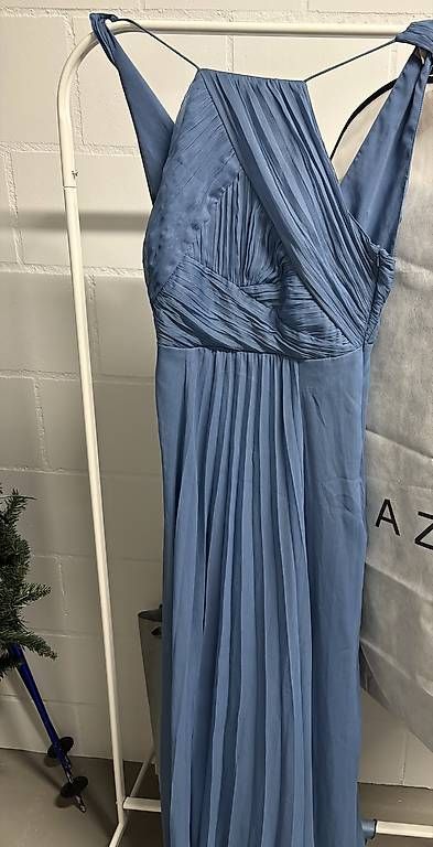 Kleider: Festkleid blau  – Gebraucht aus Aesch BL von sab_9j2z 1