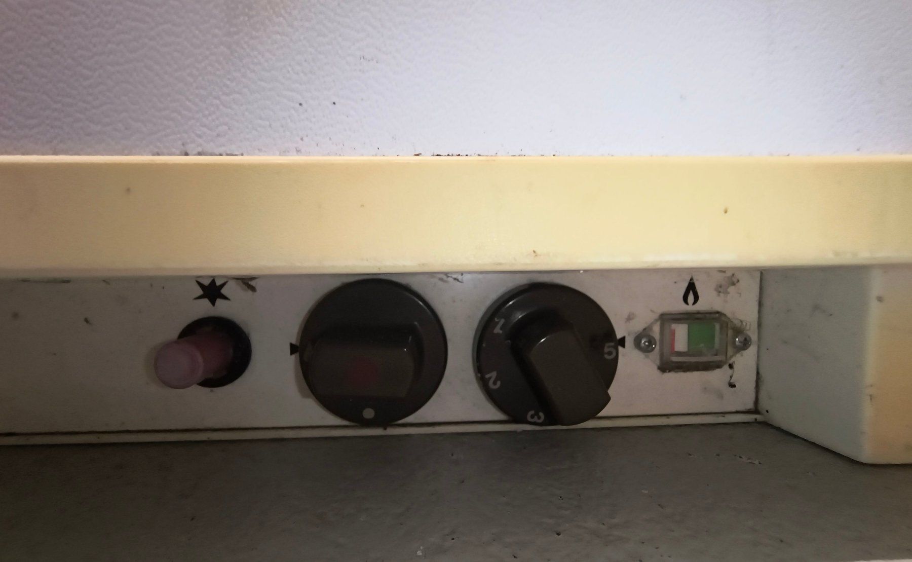 Electrolux Frigoriferi: Electrolux Gaskühlschrank RA 4420 – Usato da Jona venduto da odloreg 4