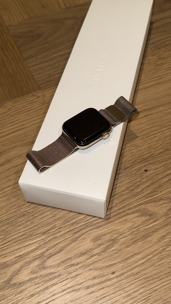 Apple Smartwatch: Apple Watch Series 6 Gold, 40mm – Usato da Thun venduto da sabcar 3