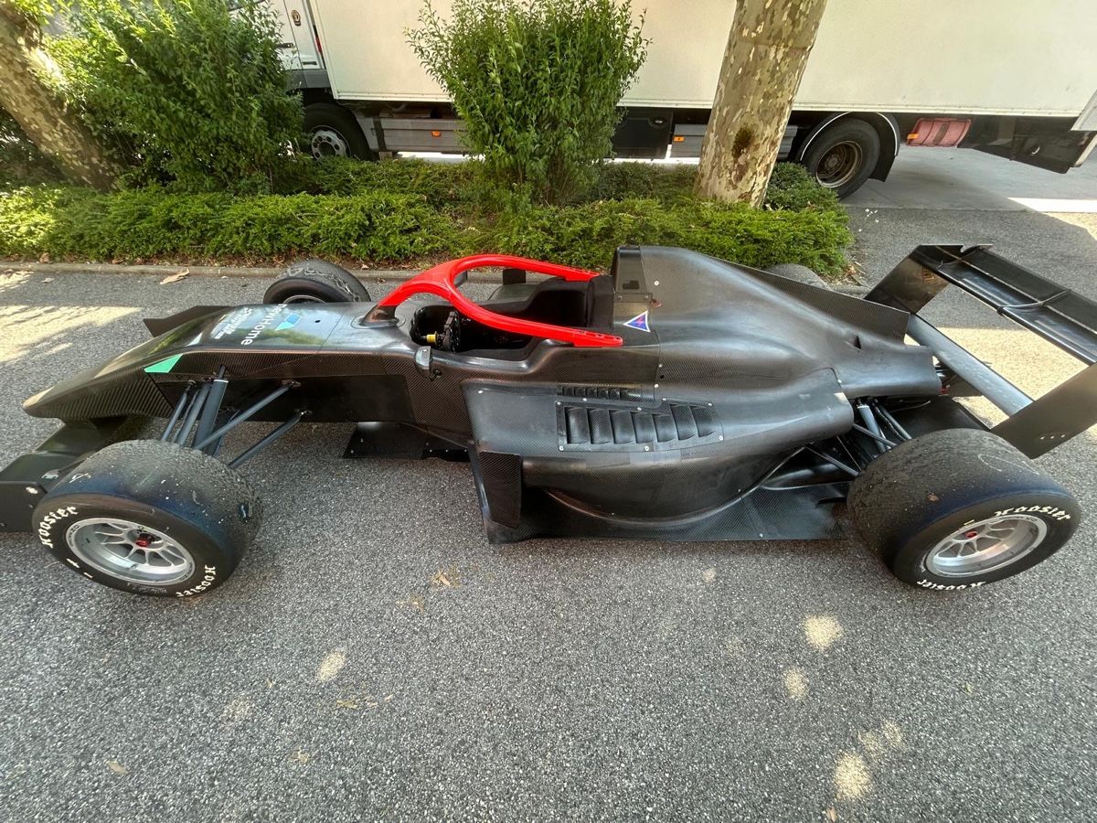Renault Automobili: Formel Tatuus Regional 2020 – Usato da Islikon venduto da pink-fire-rose 4