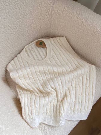 Handgestrickte Weste