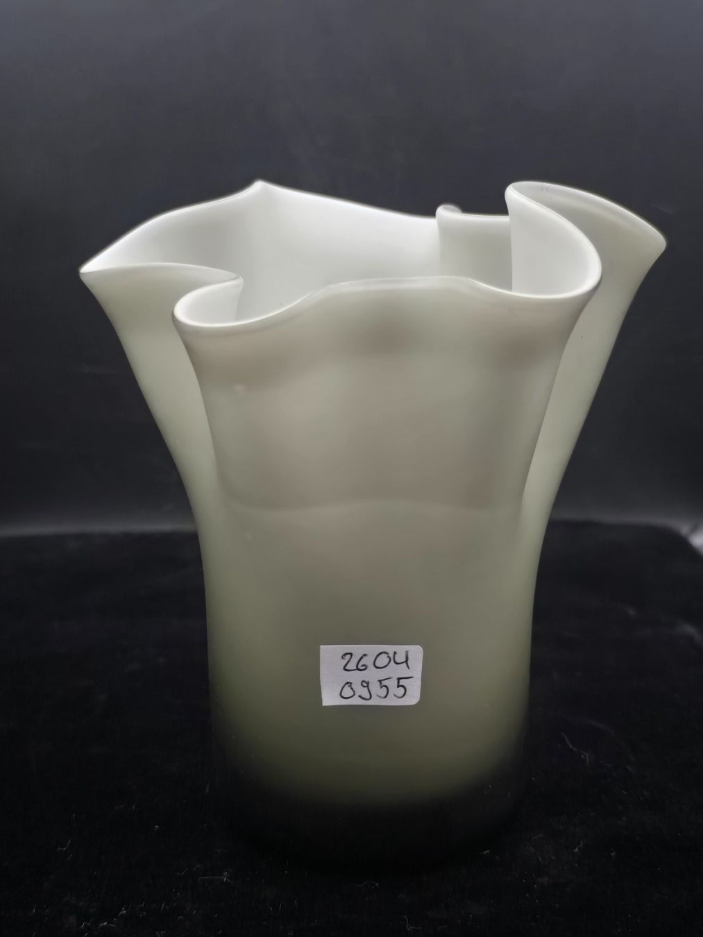 Vasi & Recipienti: Handgefertigte Vase aus Opalglas – Usato da Rorschacherberg venduto da snOOpydOg11