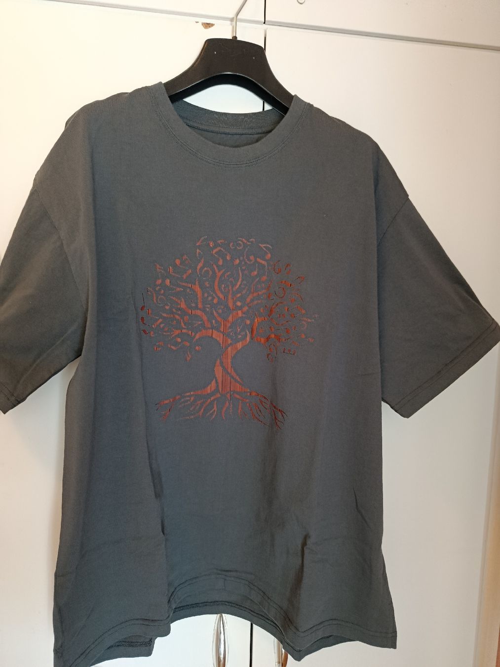 T-shirt: t-shirt nuova  – Nuovo (secondo la descrizione) da Locarno venduto da fer_rh7r
