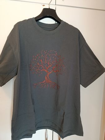 t-shirt nuova 