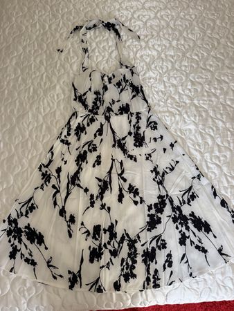 Robe d'été motif floral noir et blanc taille S