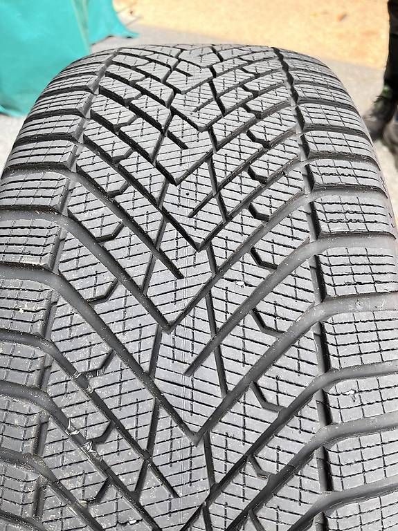 Pneus & Kompletträder: Pirelli Winter2 275/40 R22 – Gebraucht aus Stabio von mse_w2tl