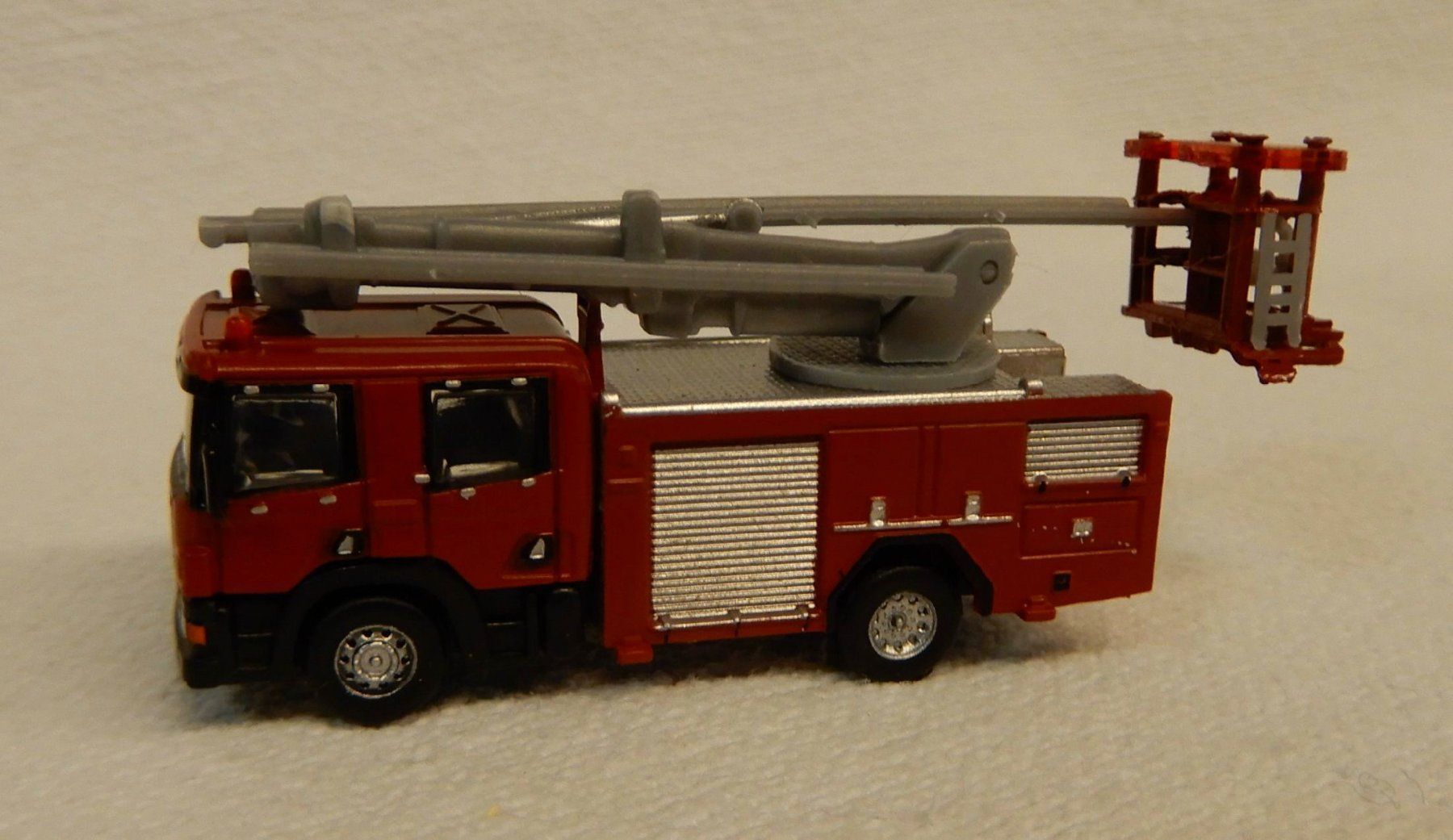 Modellini di ferrovie: Feuerwehr Auto 8502 M 1:160 – Nuovo e nell'imballaggio originale da Rupperswil venduto da Ropi03 1