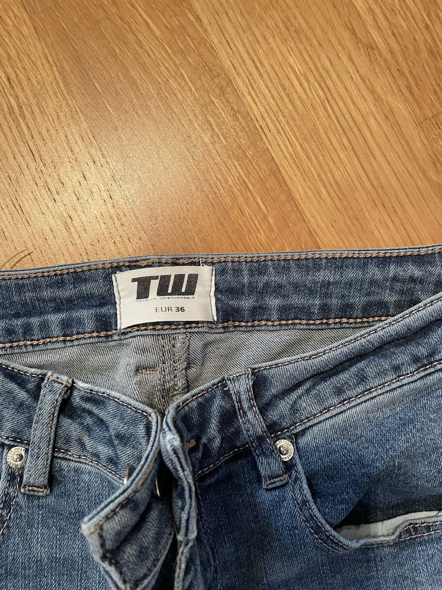 Tally Weijl Pantaloni: Jeans – Nuovo (secondo la descrizione) da Balgach venduto da sei_s6d7 2