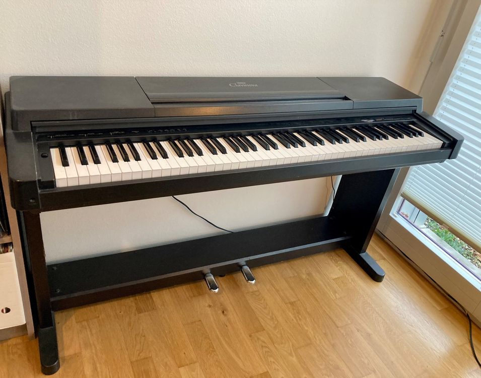 Piano yamaha deals clavinova clp 550