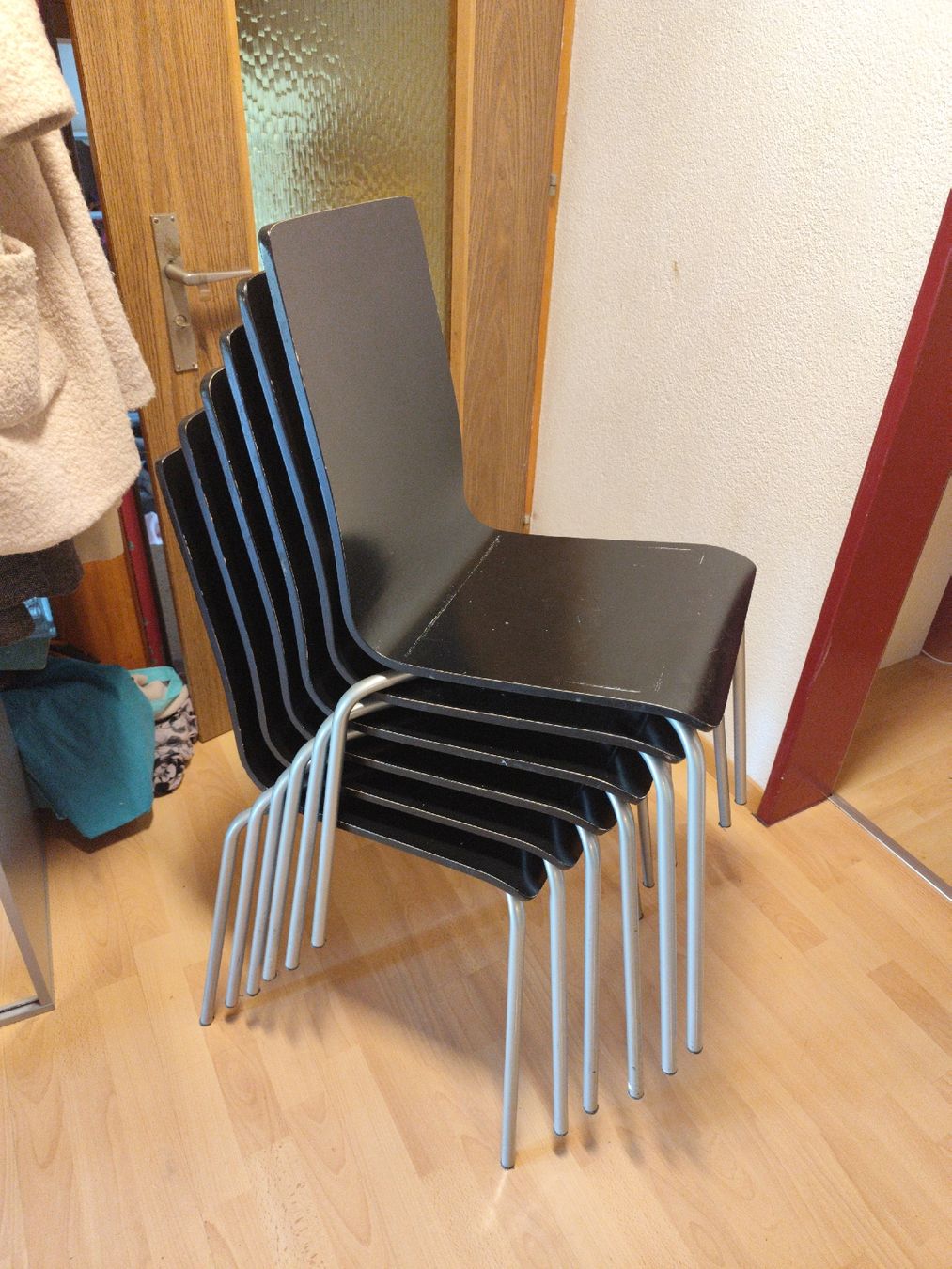 Ikea Sedie: 6 Stk. Schwarze Stühle – Usato da Meiringen venduto da ndu_m8sr