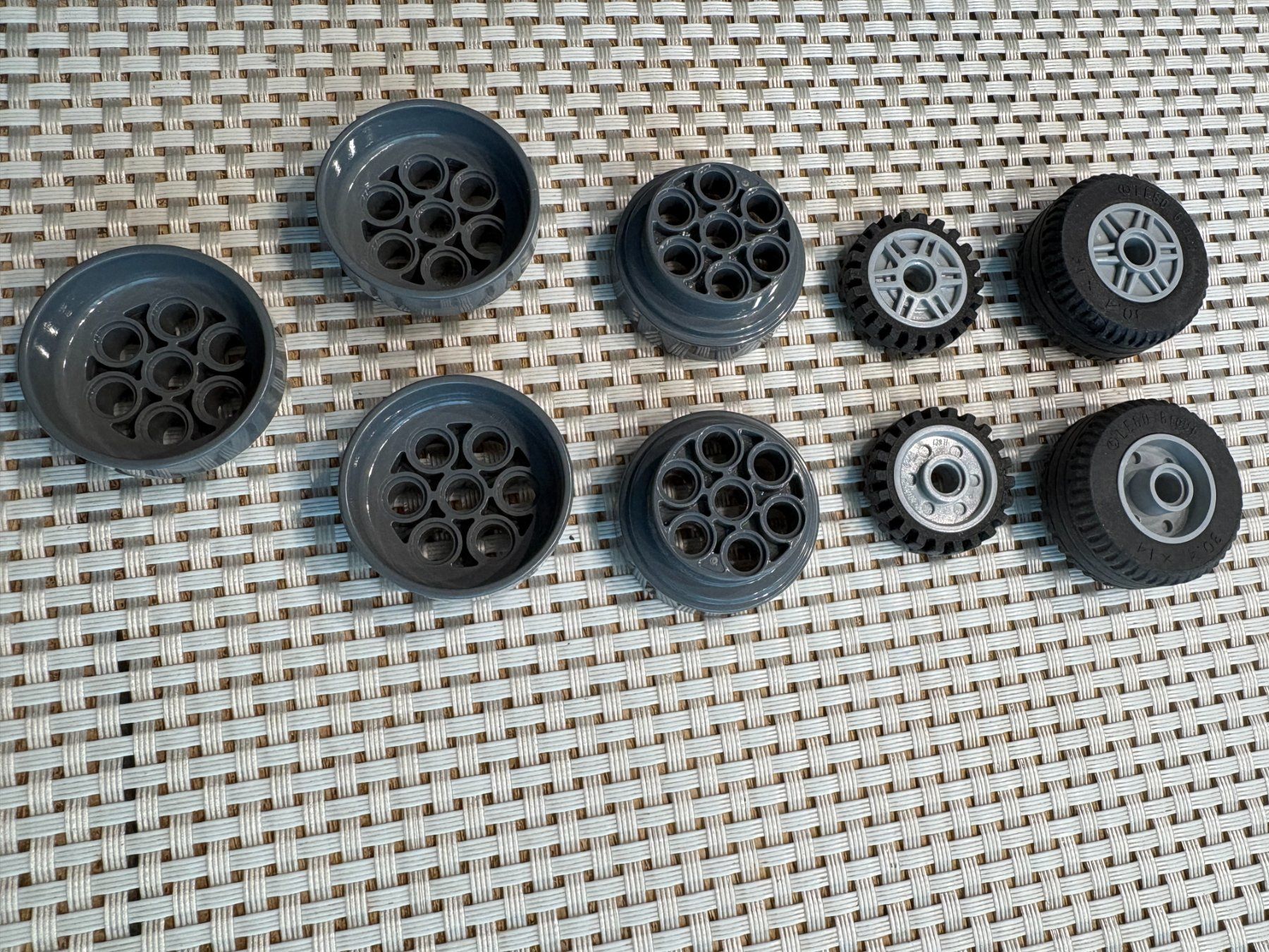 Lego Baukästen: Lego Technik 42052 Räder Rad Düse Triebwerk – Gebraucht aus Buochs von Techtelmechtel