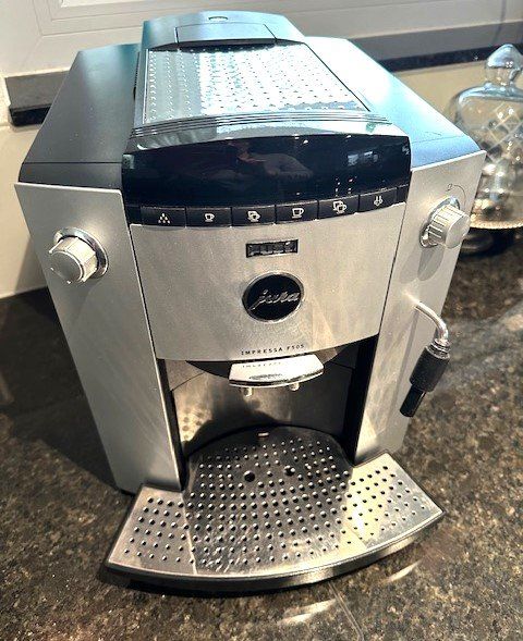 Jura Macchine per caffè & Macchine per espresso: +  JURA  +                VOLLAUTOMAT – Difettoso da Winkel venduto da zeho