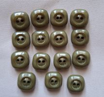 15 Knöpfe Khakigrün Quadratisch, abgerundete Ecken, 12 mm.