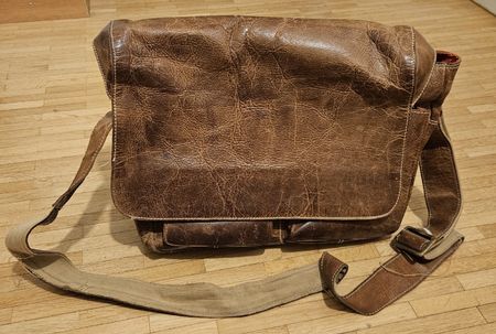 Aunts & Uncles Nick Ledertasche – Umhängetasche für Laptop