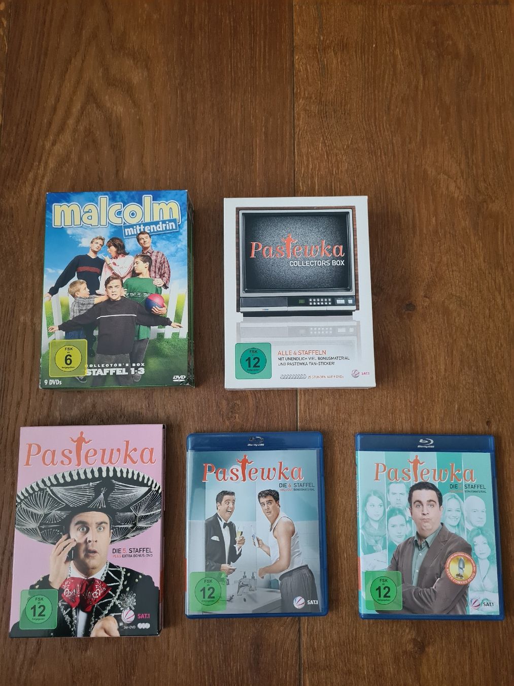 Alle DVDs: Malcolm mittendrin & Pastewka Serien Box Sets – Gebraucht aus Ruswil von Baron1883