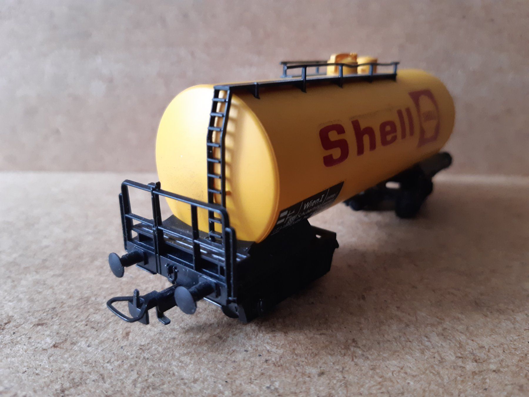 Kleinbahn Modellini di ferrovie: Kleinbahn 355 H0 GS Shell Austria Kesselwagen – Usato da Greifensee venduto da Lotofbits 2