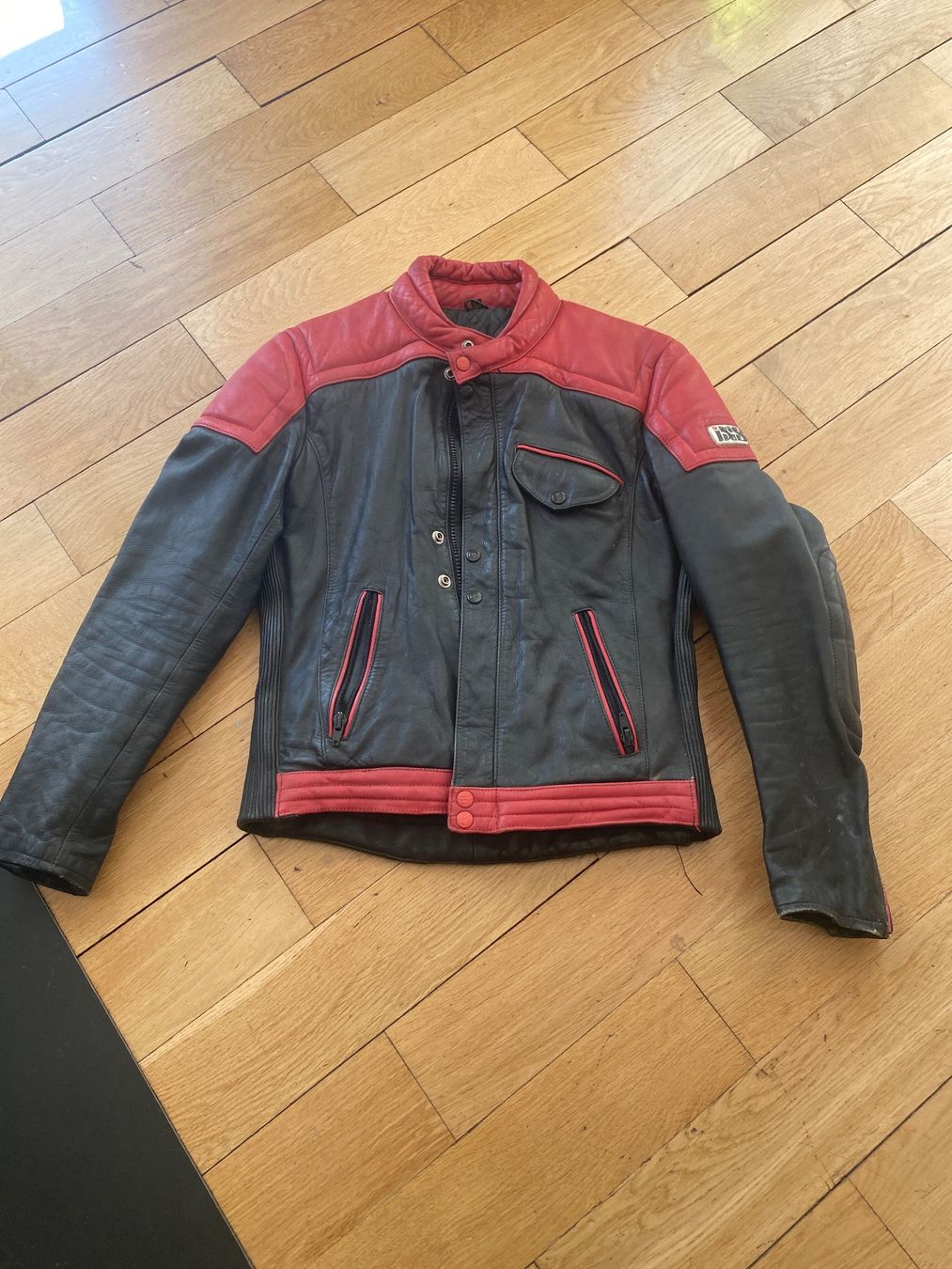 IXS Jacken: Motorra-Lederjacke, Grösse M – Gebraucht aus Basel von ren_2c8z