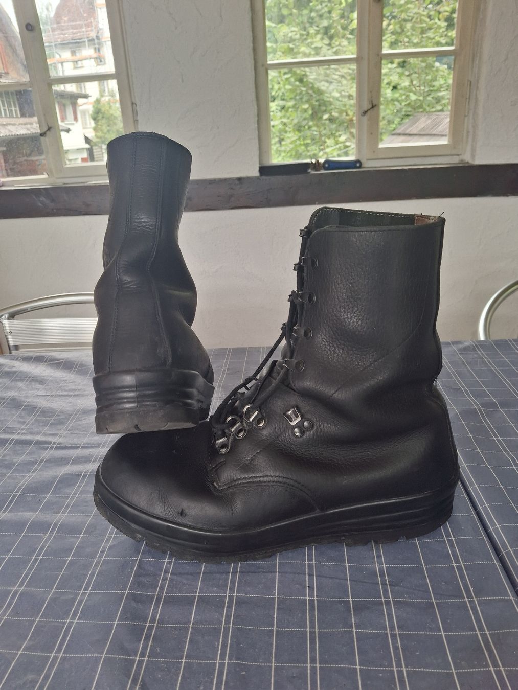 Minerva Scarpe da uomo: Alte Militärschuhe Gr.45 – Usato da Schwyz venduto da Pink270 2