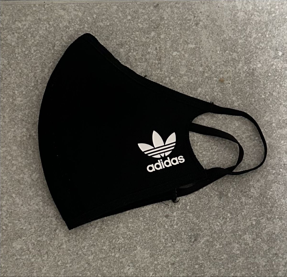 Gesichts- und Gehörschutz: 3x Adidas Stoffmaske, wiederverwendbar – Gebraucht aus Fahrwangen von lya_n6l6 1